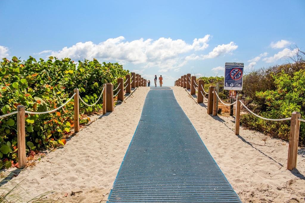 Ocean Walk Apartments マイアミビーチ エクステリア 写真