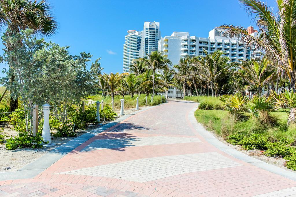 Ocean Walk Apartments マイアミビーチ エクステリア 写真