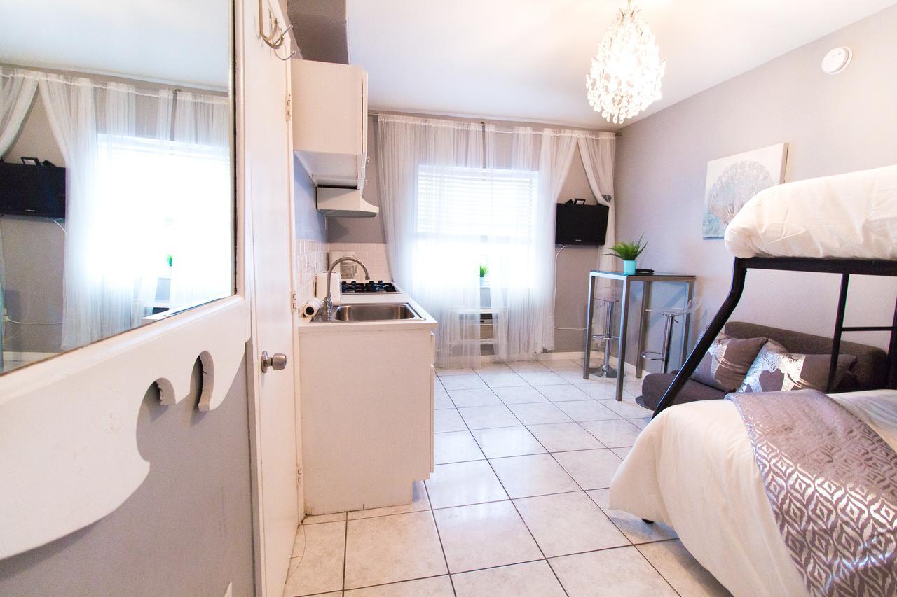 Ocean Walk Apartments マイアミビーチ エクステリア 写真